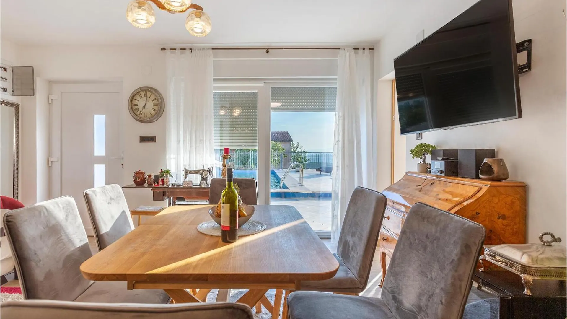 Holiday home 5 Bedroom Cozy Home In Jadranovo Croatia