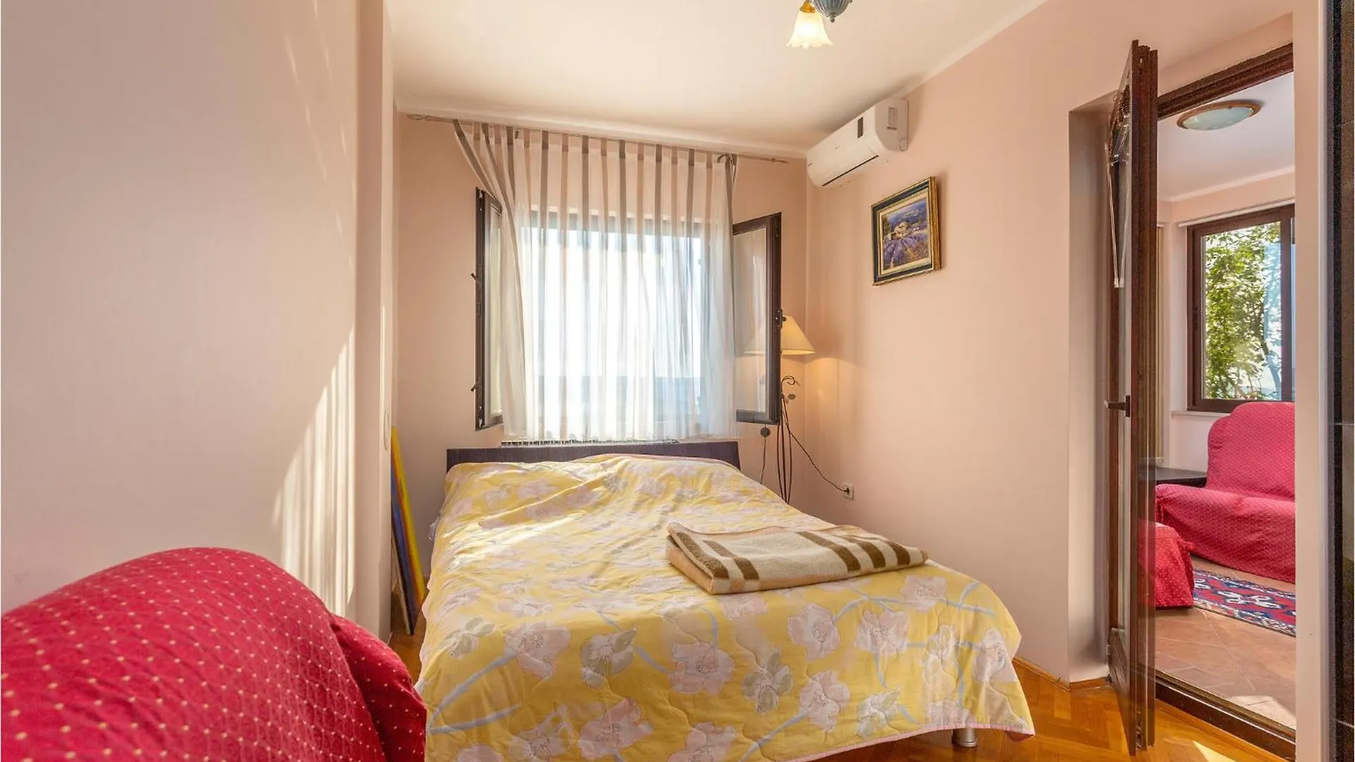 5 Bedroom Cozy Home In Jadranovo