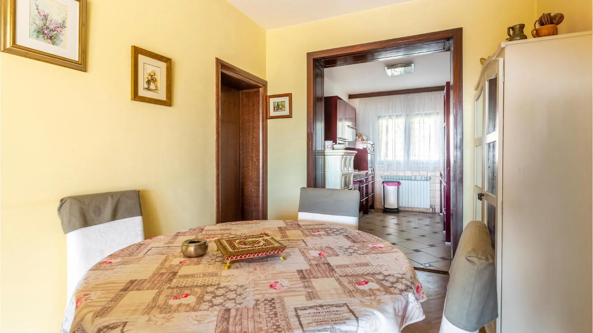 5 Bedroom Cozy Home In Jadranovo