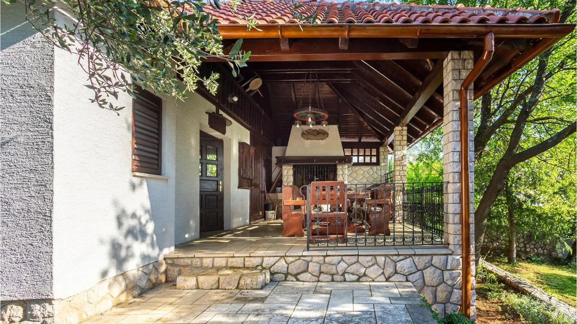 5 Bedroom Cozy Home In Jadranovo