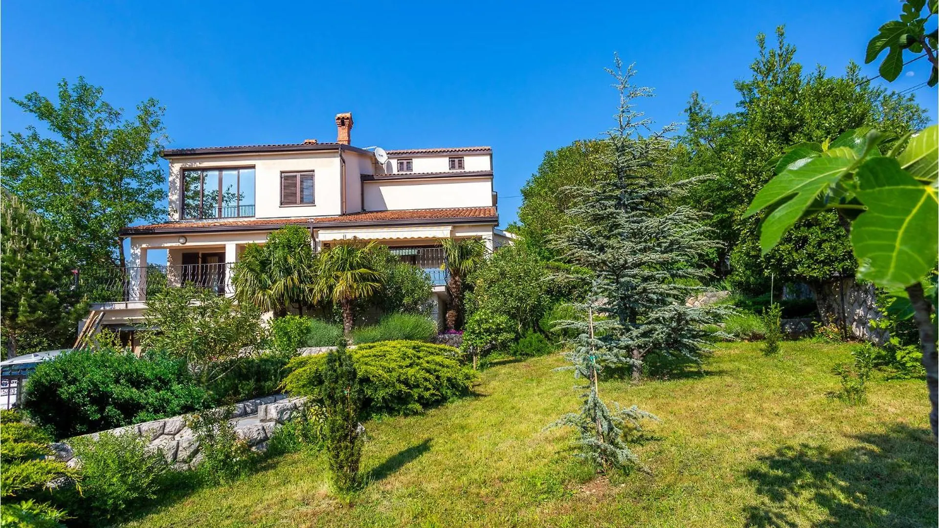5 Bedroom Cozy Home In Jadranovo Holiday home